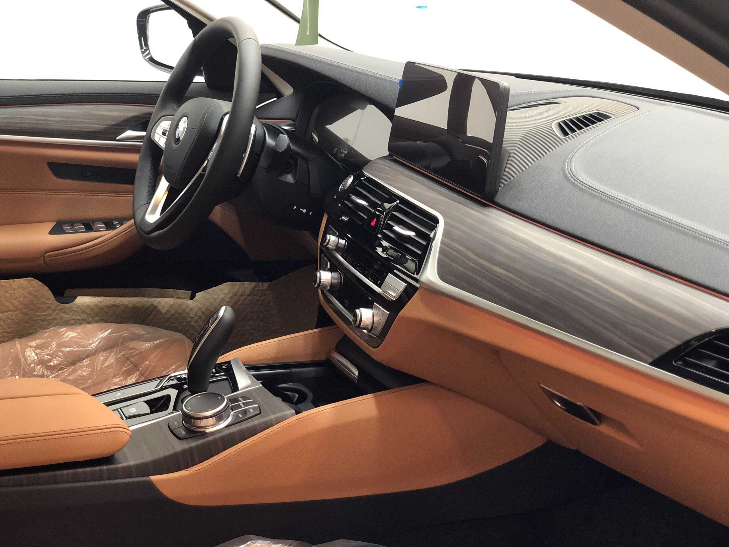 Nội thất sang trọng đến từ BMW 520i Luxury 2021