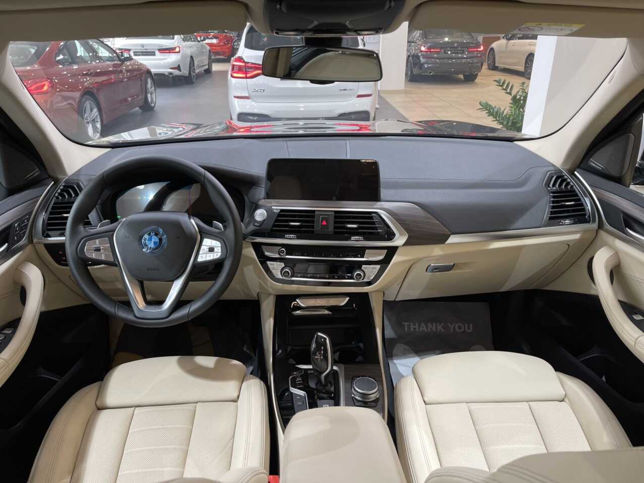 Nội thất trên BMW X3 xLine 2021.